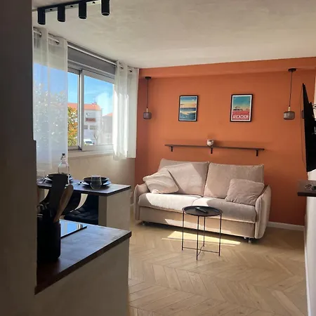 Cosy, Piscine, Parking, 5min Plage, شقة *